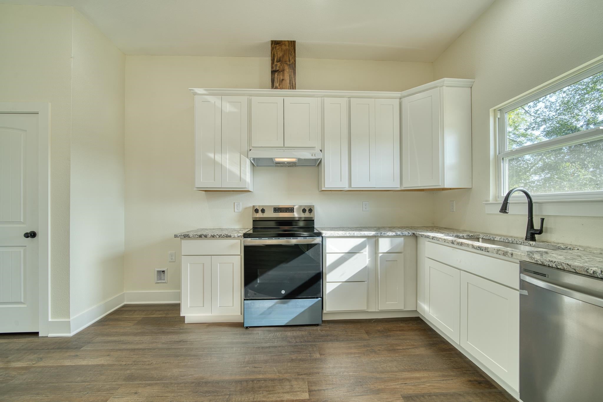 814 Premier Road Longview, TX 75604 - Photo 8 of 44 Gallery Image 8