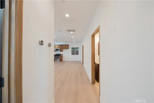 an empty room with a wall