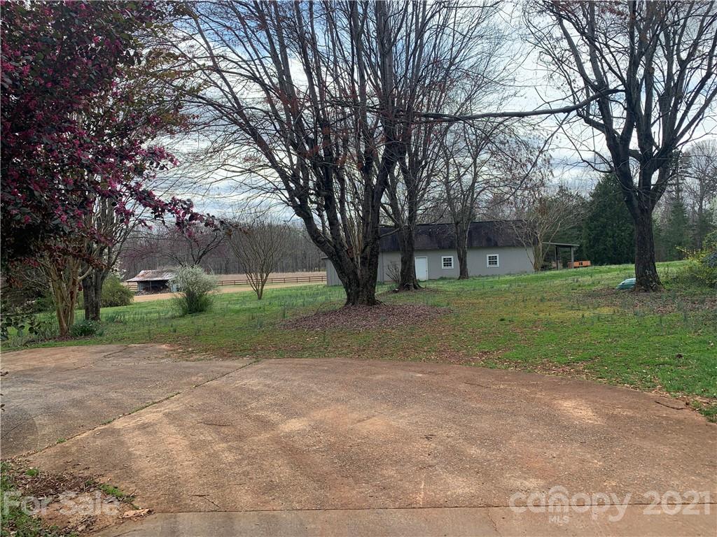 237 Ashbrook Road Statesville, NC 28677 - Photo 8 of 29 Gallery Image 8