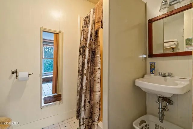 $239,999 | 315 Lake Avenue, Lake Luzerne, NY 12846