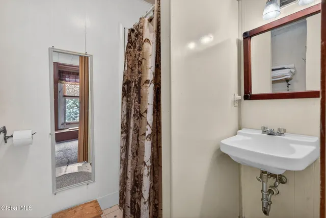 $239,999 | 315 Lake Avenue, Lake Luzerne, NY 12846