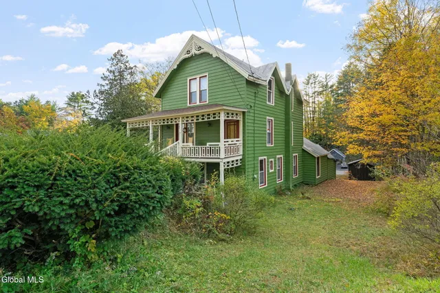 $239,999 | 315 Lake Avenue, Lake Luzerne, NY 12846