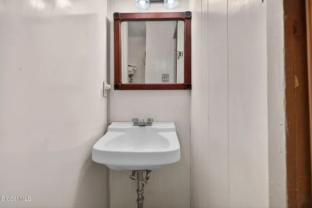 $239,999 | 315 Lake Avenue, Lake Luzerne, NY 12846