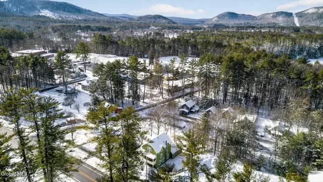 $239,999 | 315 Lake Avenue, Lake Luzerne, NY 12846