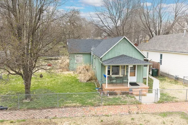 $139,950 | 1020 Osage Street, Leavenworth, KS 66048
