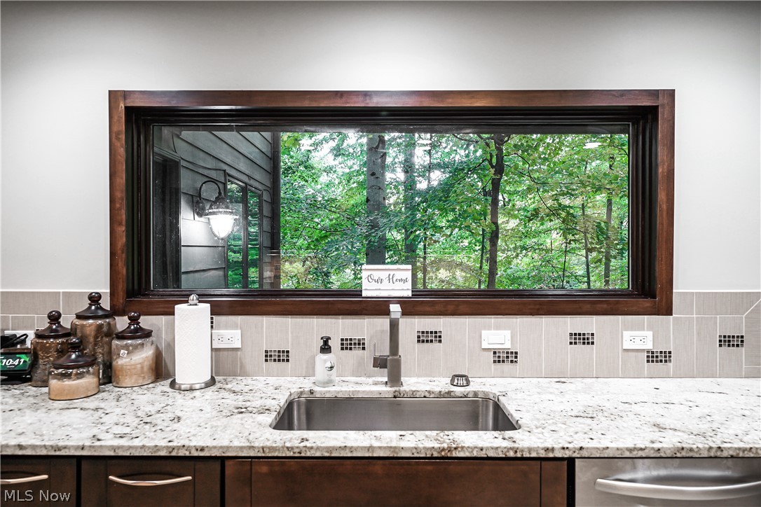 17592 Ridge Creek Road Strongsville, OH 44136 - Photo 8 of 35 Kitchen Sink View