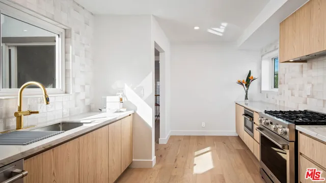 $6,500 | 35 Village, Santa Monica, CA 90405