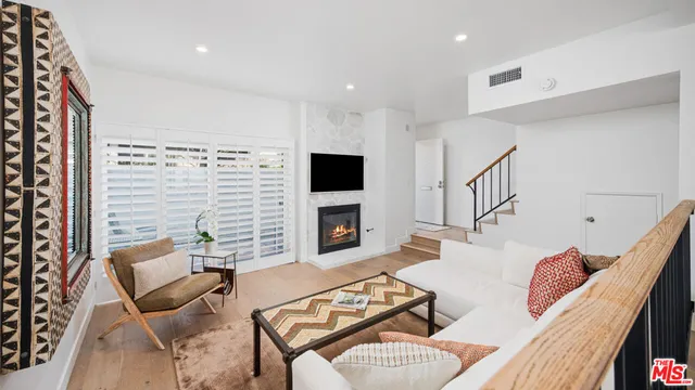 $6,500 | 35 Village, Santa Monica, CA 90405