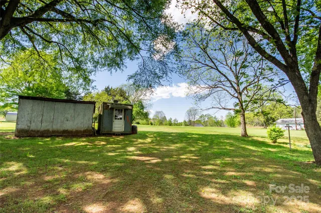 a view of an ocean from a yard
