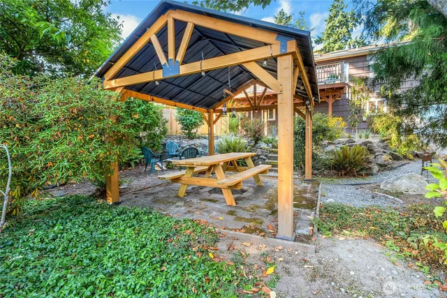 a view of a wooden fence