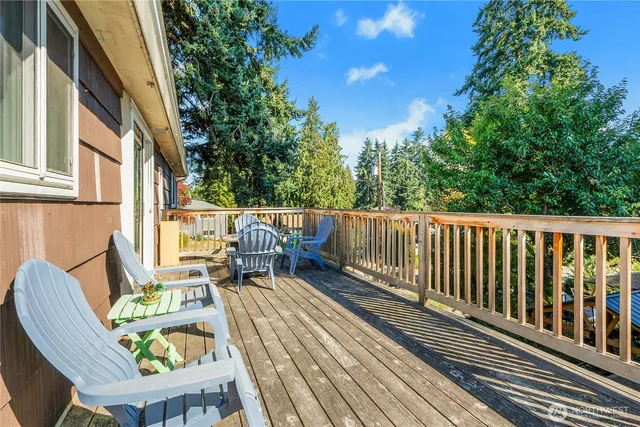 $598,000 | 20204 9th Avenue South, Des Moines, WA 98198