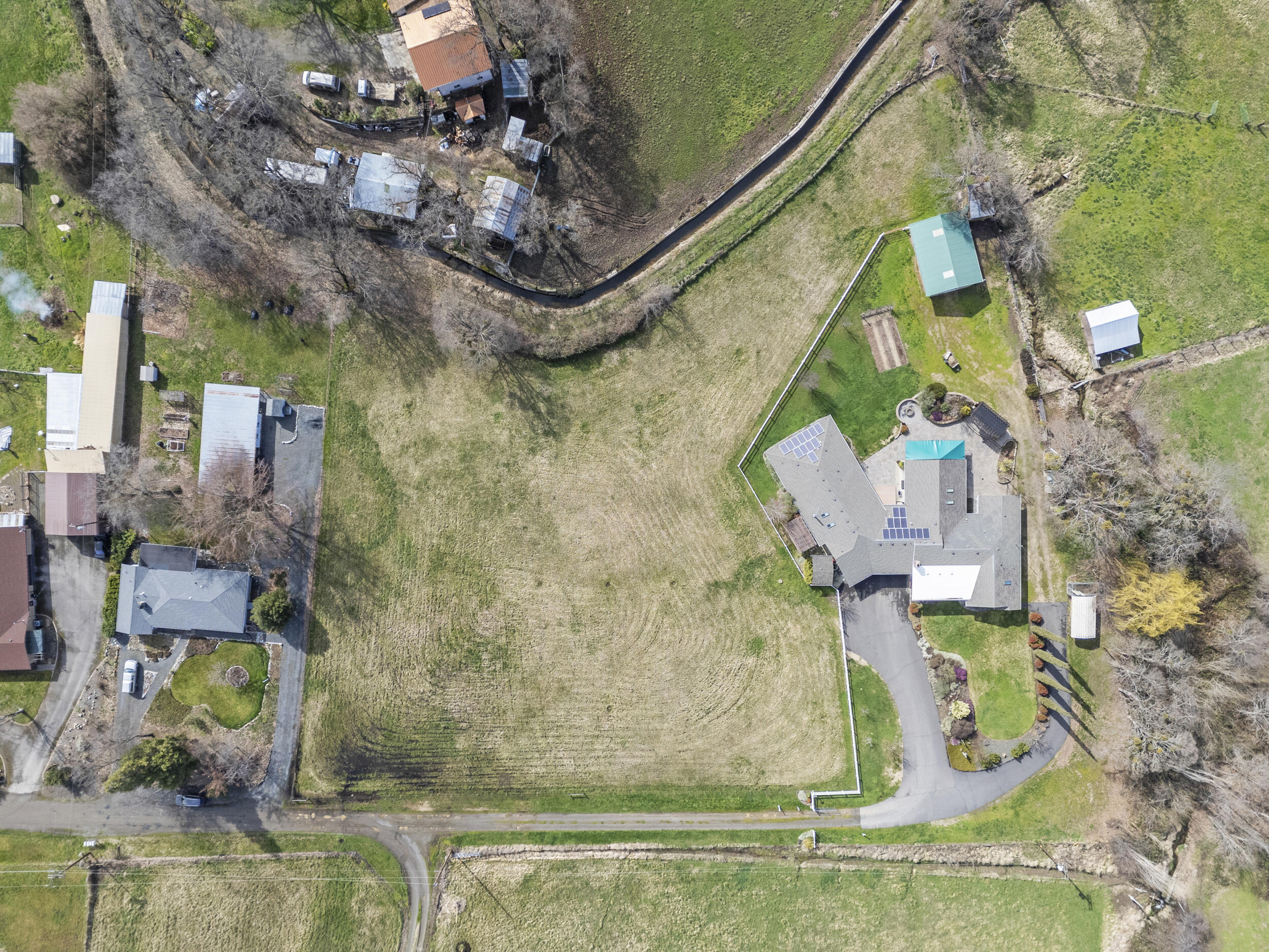 2911 Heritage Road Central Point, OR 97502 - Photo 52 of 59 63_2911 heritage road - drone - 09