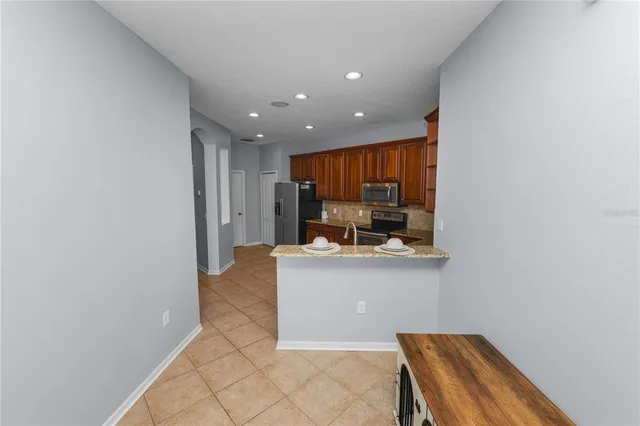 $2,400 | 11435 Cambray Creek Loop, Riverview, FL 33579