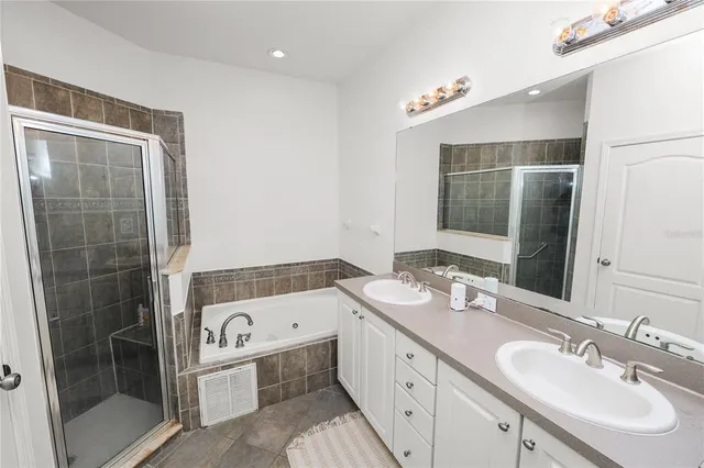 $2,400 | 11435 Cambray Creek Loop, Riverview, FL 33579