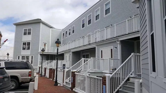 $3,999 | 33 Deer Street, Unit 507, Portsmouth, NH 03801