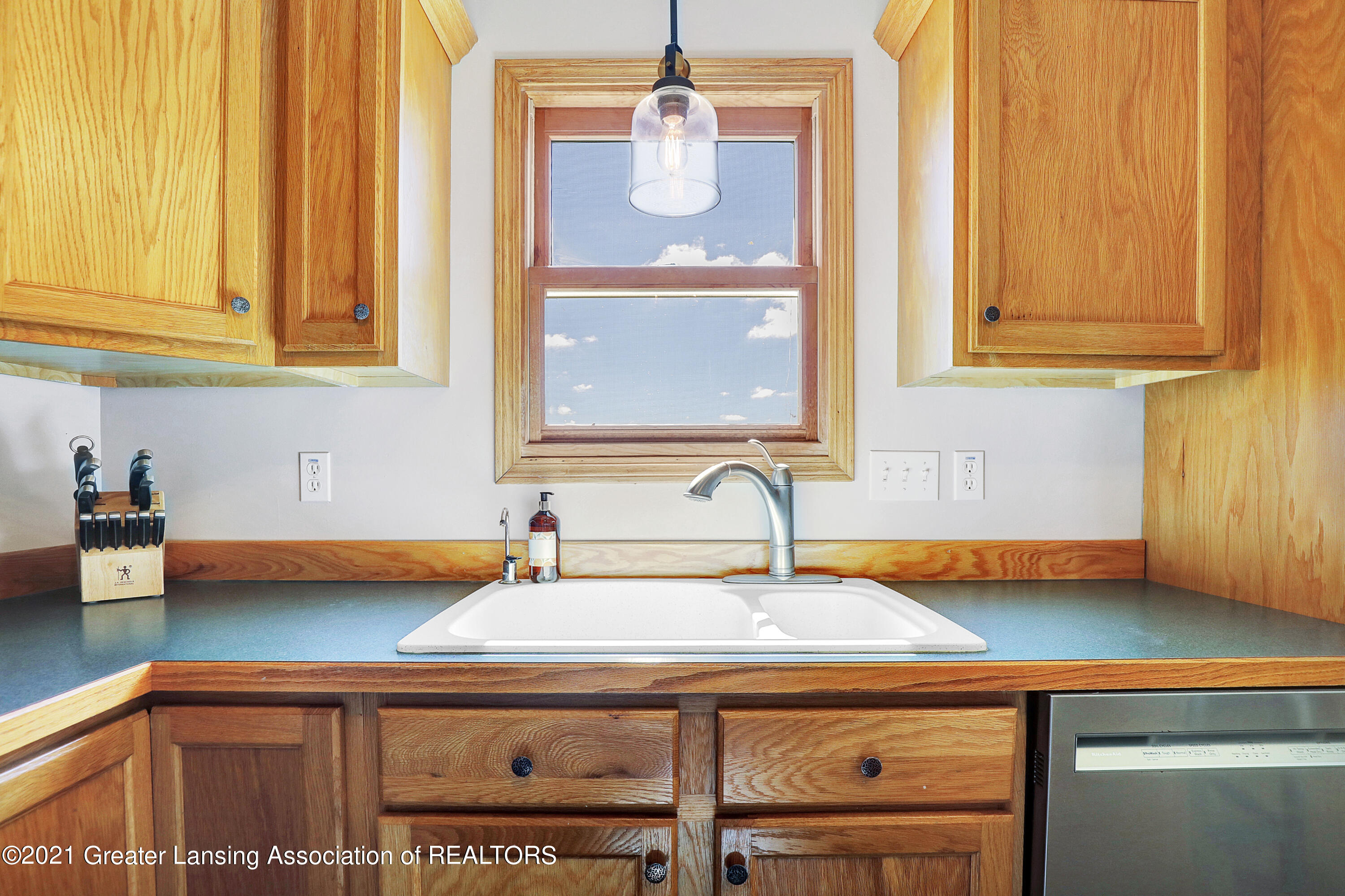 5670 Faragher Road Ovid, MI 48866 - Photo 4 of 43 3-Kitchen