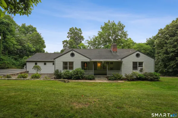 $975,000 | 40 Comstock Hill Avenue, Norwalk, CT 06850