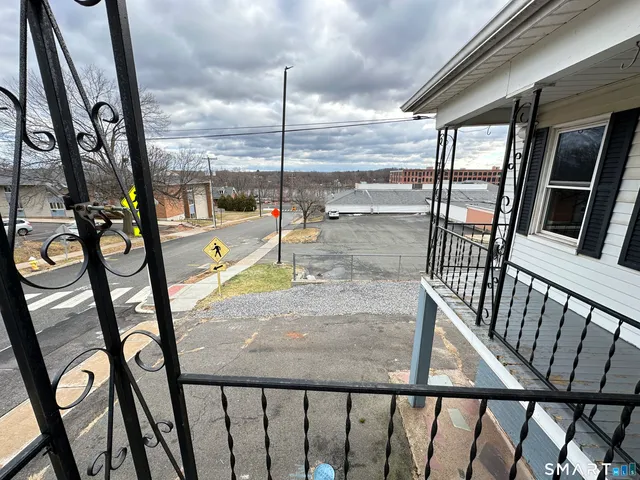 $2,450 | 40 Oak Street, Unit 1, Windsor Locks, CT 06096