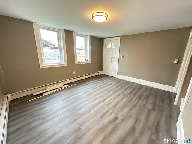 $2,450 | 40 Oak Street, Unit 1, Windsor Locks, CT 06096