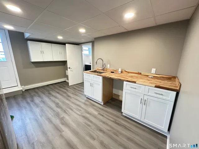 $2,450 | 40 Oak Street, Unit 1, Windsor Locks, CT 06096