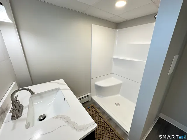 $2,450 | 40 Oak Street, Unit 1, Windsor Locks, CT 06096