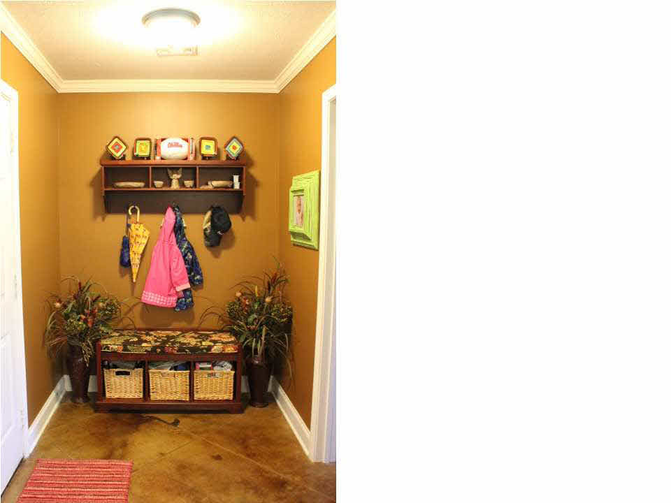 630 Oak Ridge Way Pearl, MS 39208 - Photo 21 of 44 Garage Foyer