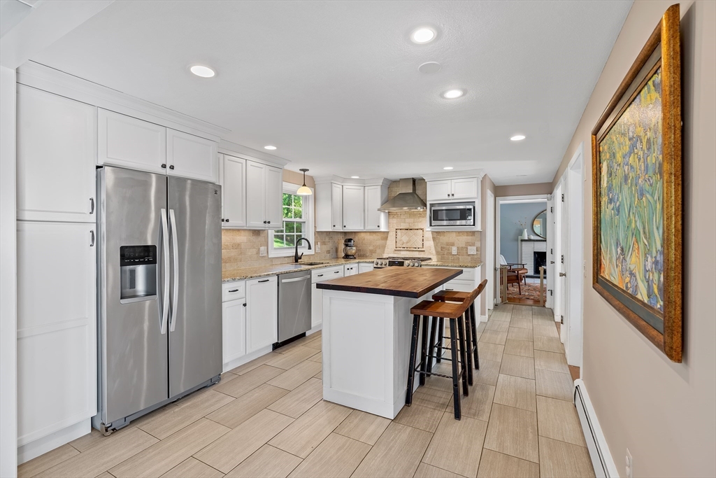 17 Old Wood Road Framingham, MA 01701 - Photo 3 of 18