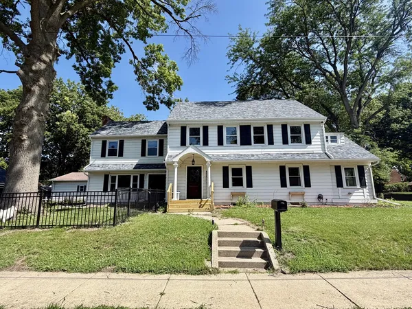 $315,000 | 1501 1st Avenue, Sterling, IL 61081