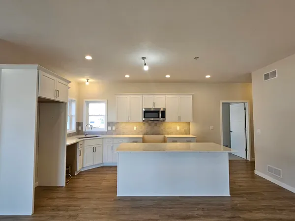 $478,900 | 3725 Newcastle Drive, Unit 31, Janesville, WI 53546