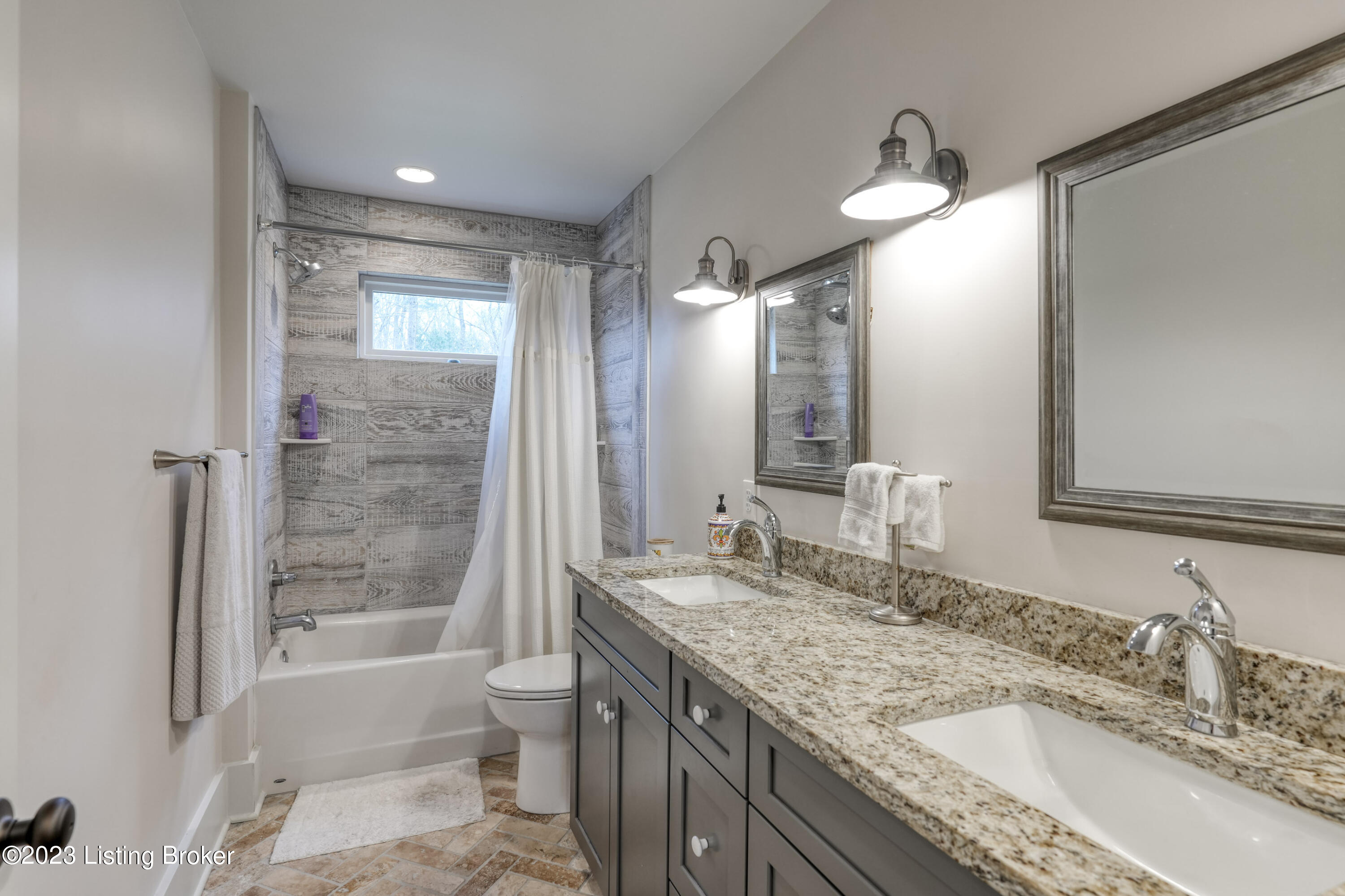 72 Westwind Road Louisville, KY 40207 - Photo 33 of 48 047 - 20230220 07160