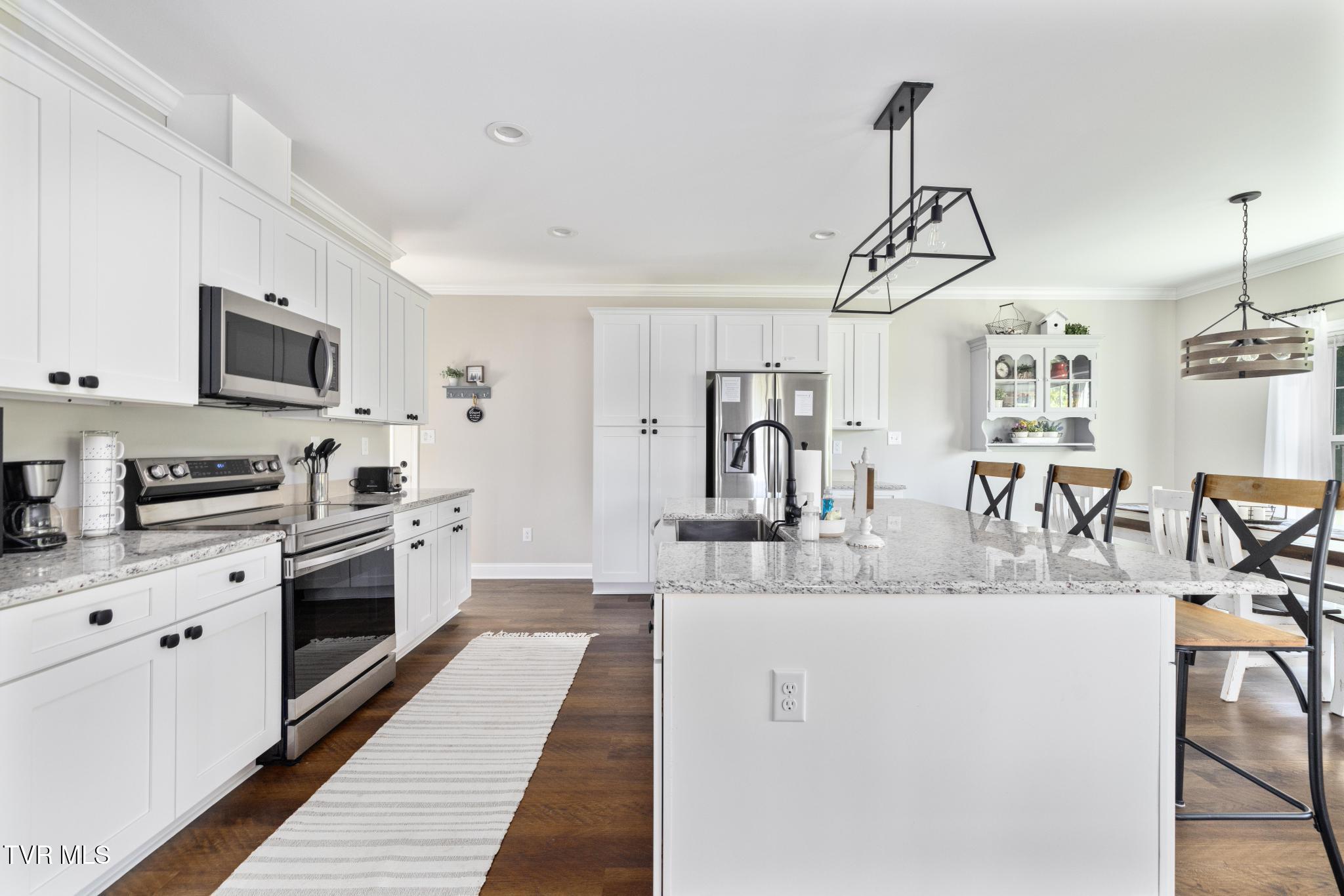 306 Silver Oak Trail Butler, TN 37640 - Photo 15 of 54 Kitchen