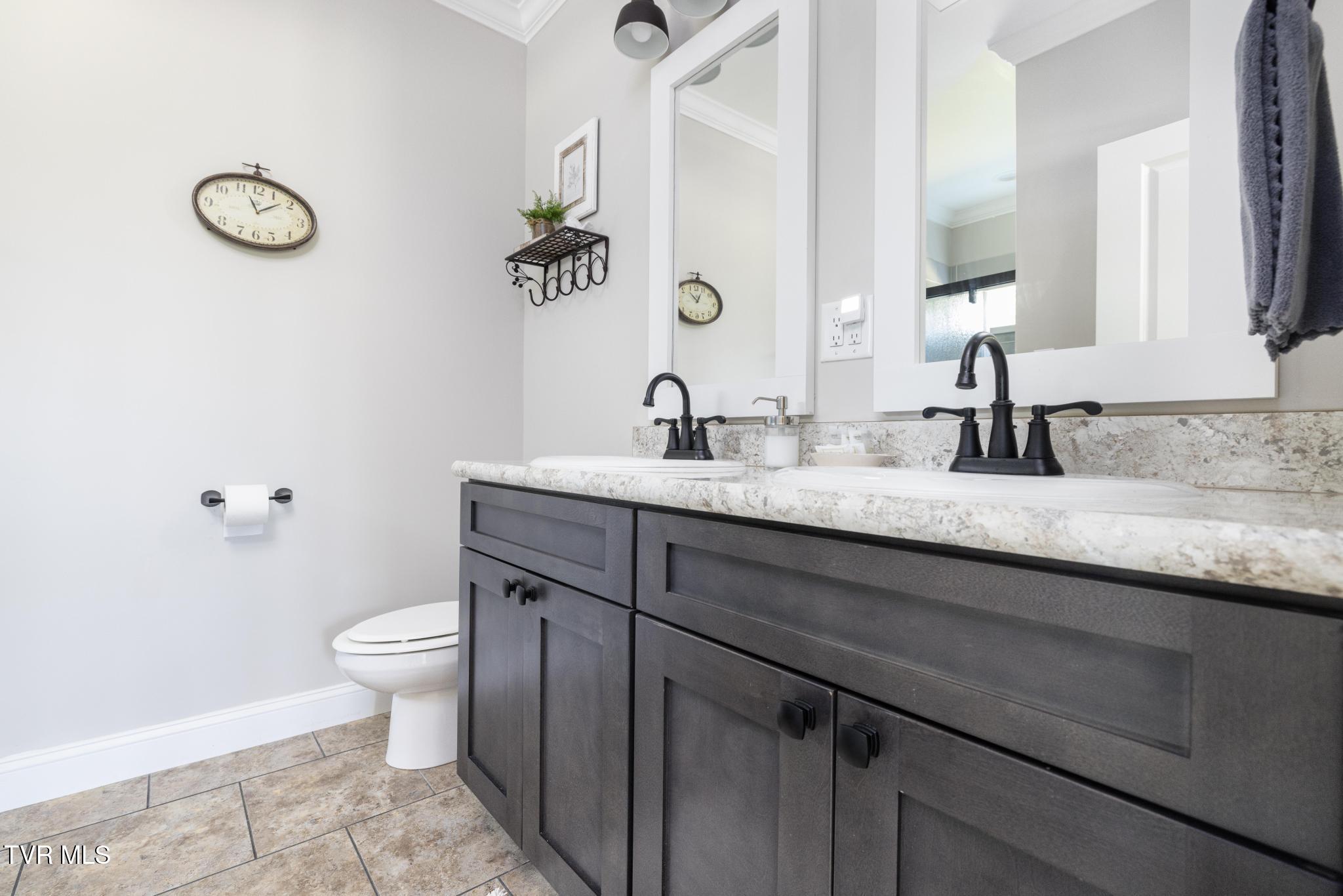 306 Silver Oak Trail Butler, TN 37640 - Photo 23 of 54 Primary bathroom