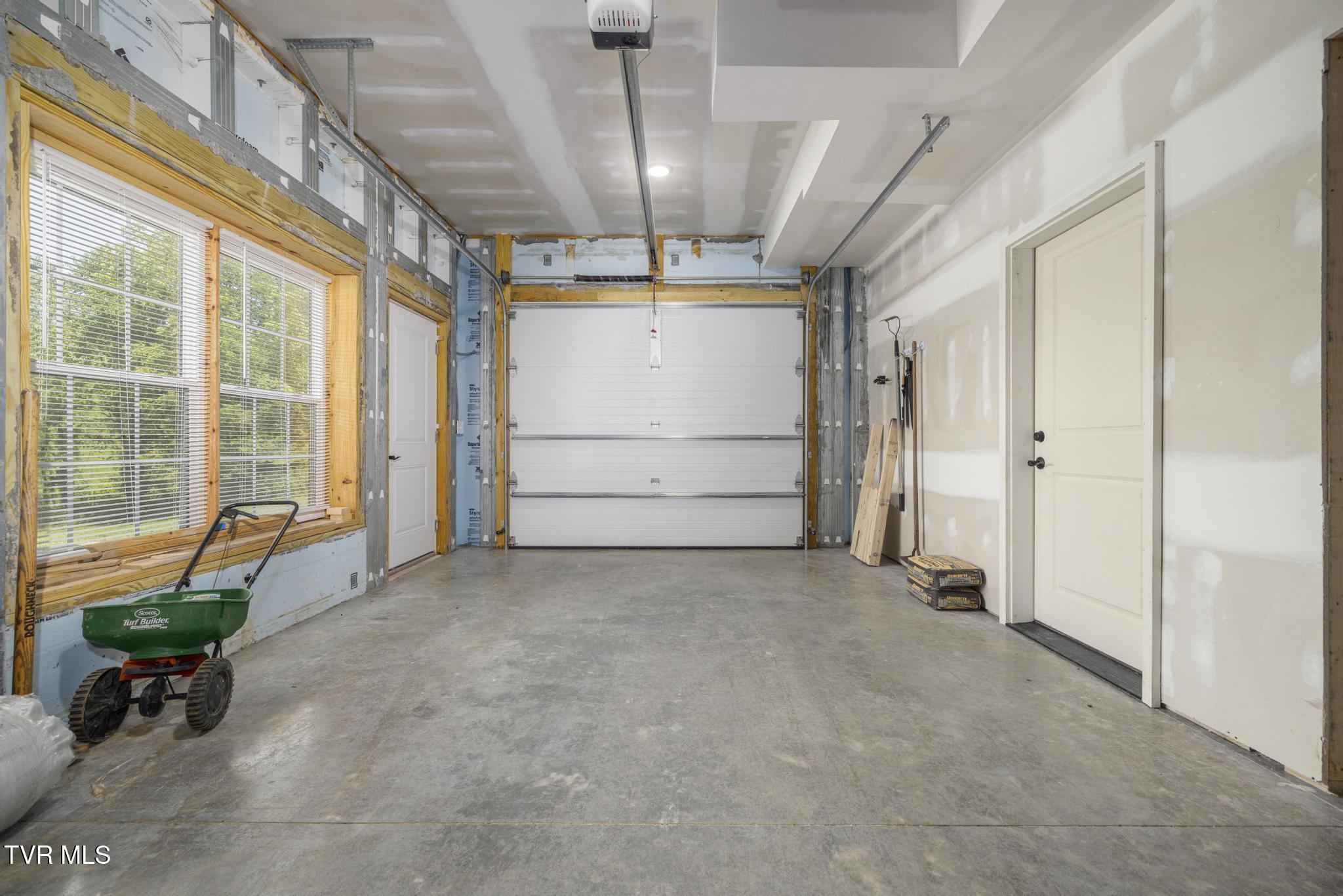 306 Silver Oak Trail Butler, TN 37640 - Photo 38 of 54 Garage