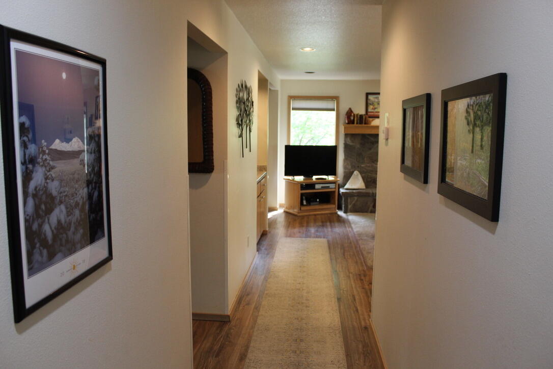57351 Beaver Ridge Loop, Unit 19B2 Sunriver, OR 97707 - Photo 13 of 22 13-R19