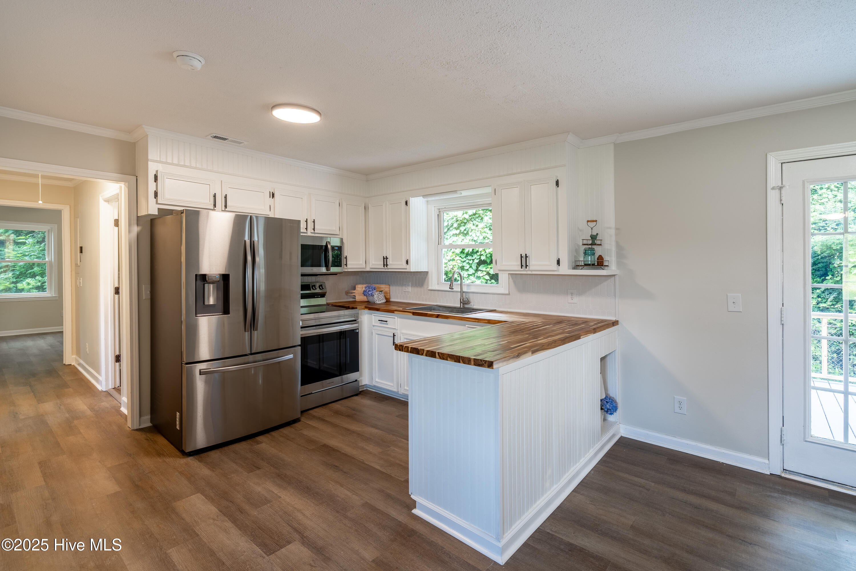 959 Middle Road Trenton, NC 28585 - Photo 6 of 36 Kitchen 1