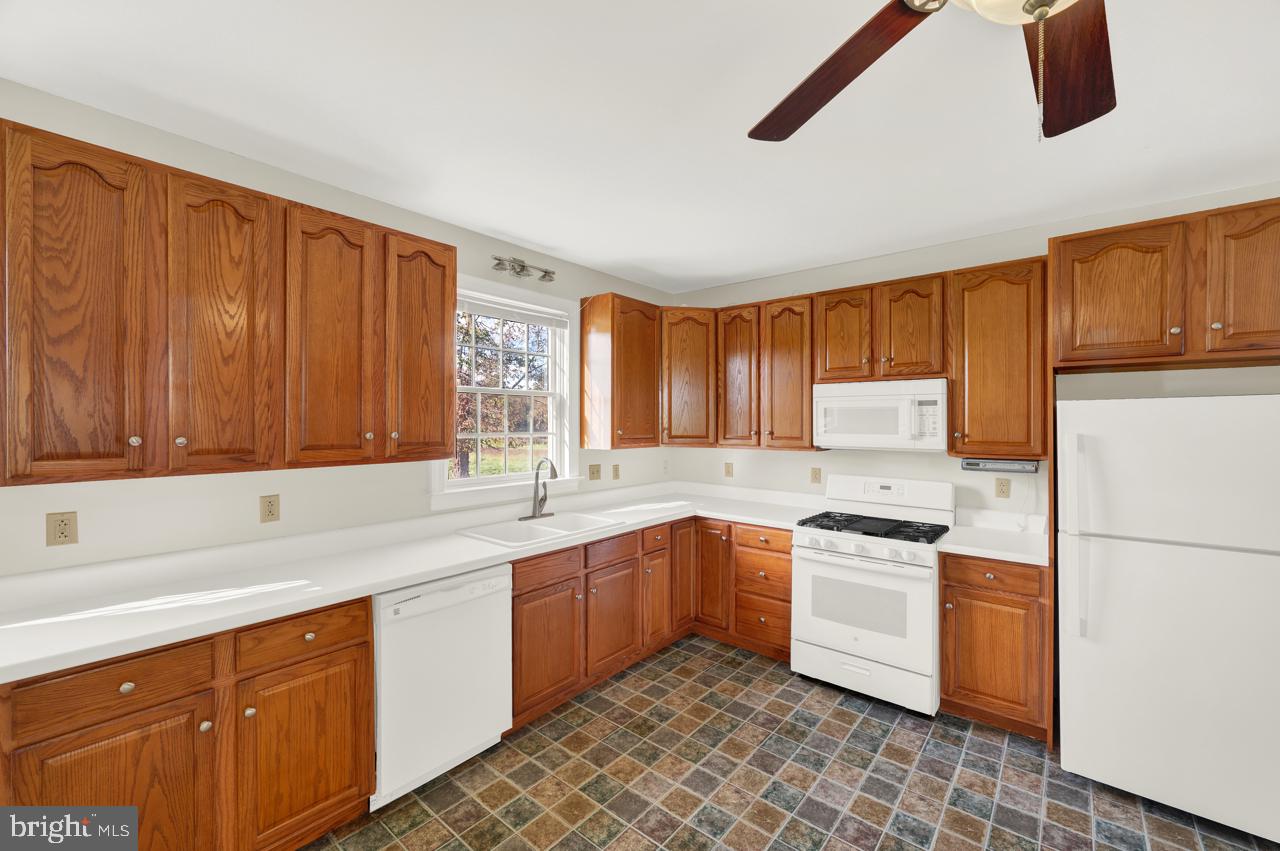846 Pierce Road Berryville, VA 22611 - Photo 57 of 137 COUNTRY KITCHEN