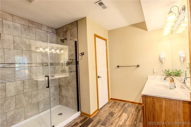 $699,900 | 699 Swaying Oak Drive, Roach, MO 65787