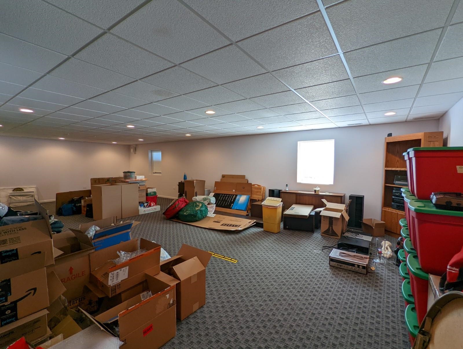 2009 Baintree Road Lake Summerset, IL 61019 - Photo 26 of 30 a gym room with lots of furniture and a projector screen