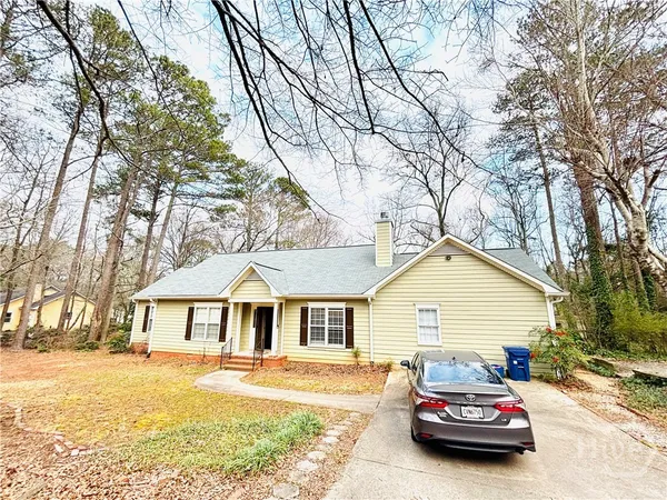 $1,200 | 114 1/2 Greenbrier Way, Athens, GA 30605