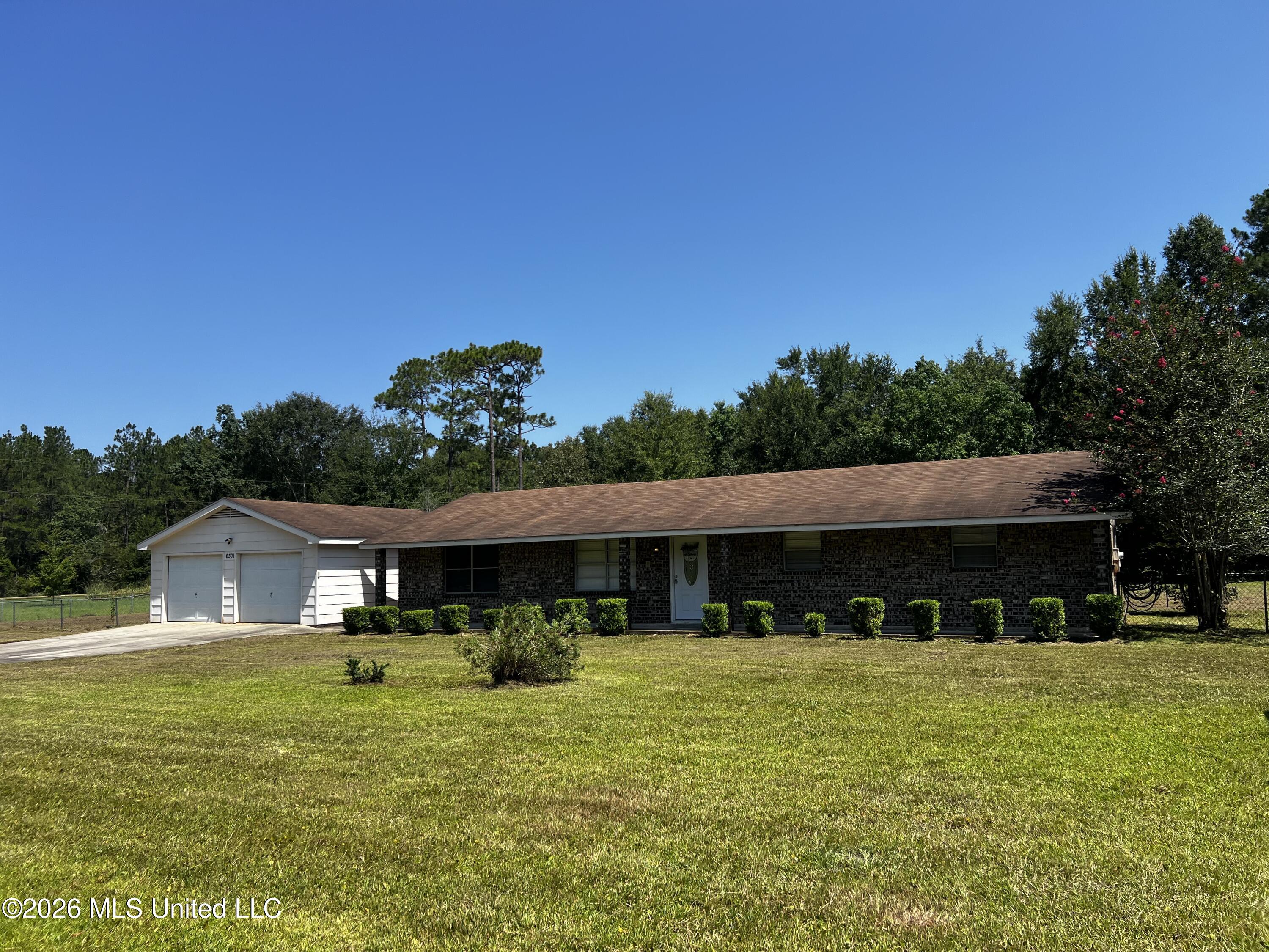 6301 Cleo Drive Moss Point, MS 39562 - Photo 1 of 42 IMG_2866