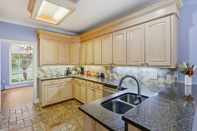 $365,000 | 2008 Brookstone Place, Brandon, MS 39042