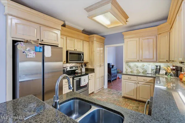 $365,000 | 2008 Brookstone Place, Brandon, MS 39042