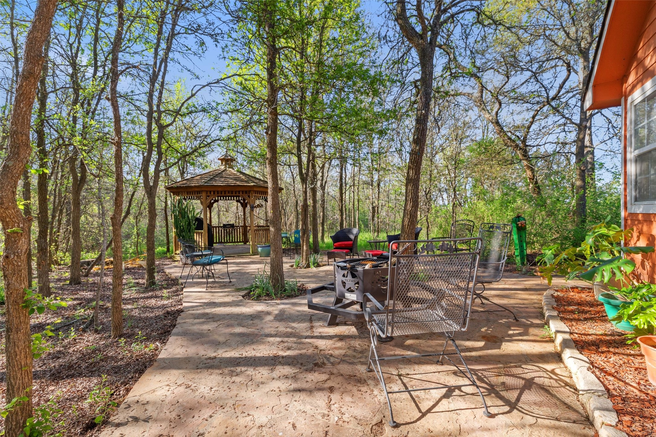 399 Upper Elgin River Road Elgin, TX 78621 - Photo 7 of 39 Gazebo complete with speakers
