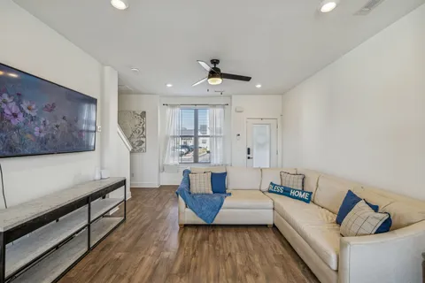 $274,990 | 100 Thompson Lane, Unit 6, Nashville, TN 37211