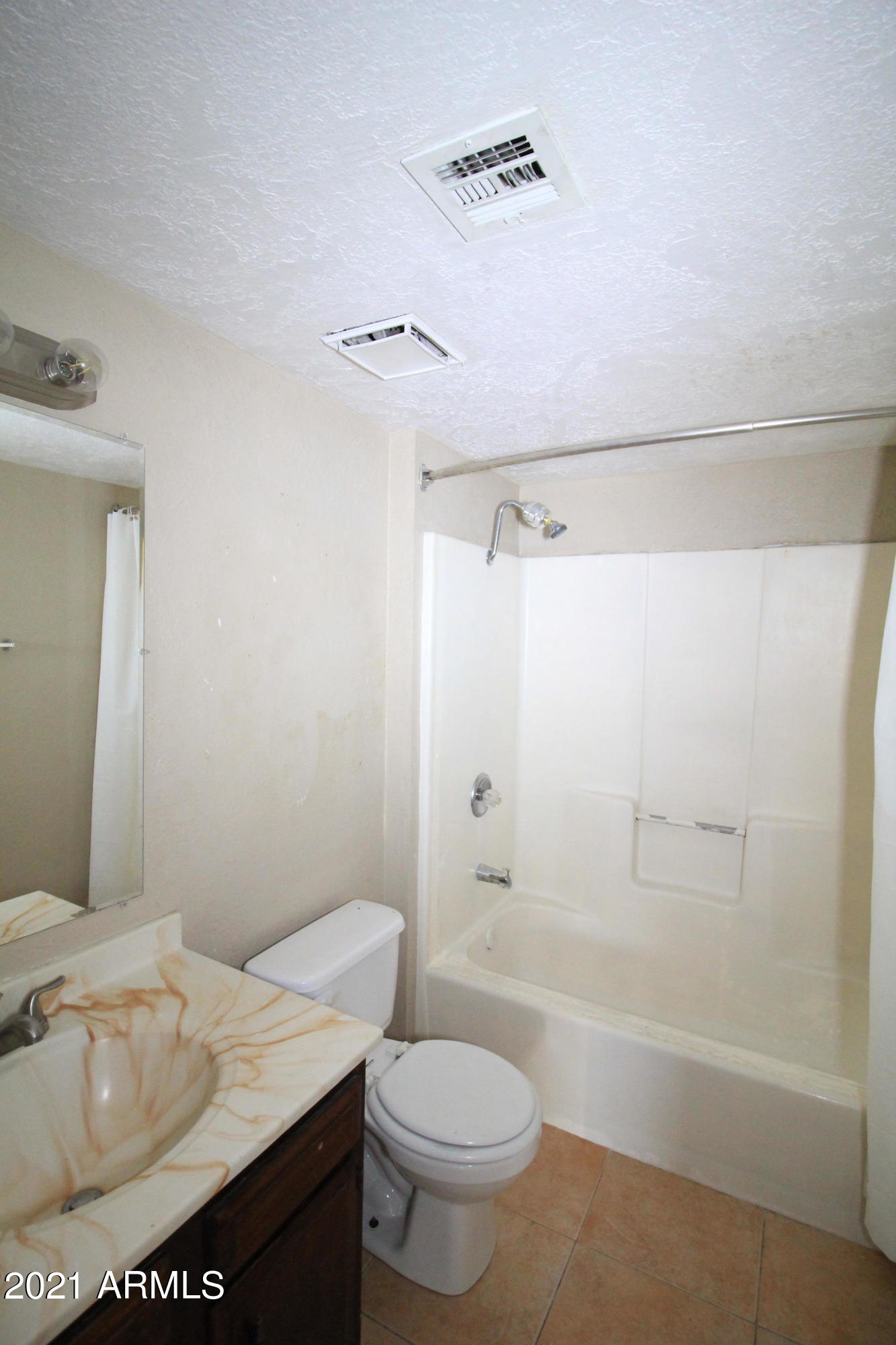 9228 North 7th Avenue, Unit 3 Phoenix, AZ 85021 - Photo 10 of 14 Bathroom