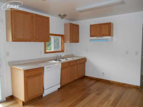 13401 North Bray Road Clio, MI 48420 - Photo 7 of 23 20375621-6.JPG