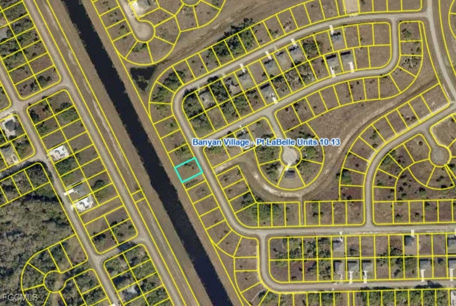 346 Neighborly Road LaBelle, FL 33935 - Photo 4 of 5 front view of a building