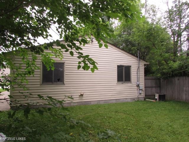 16932 Stephens Eastpointe, MI 48021 - Photo 15 of 16