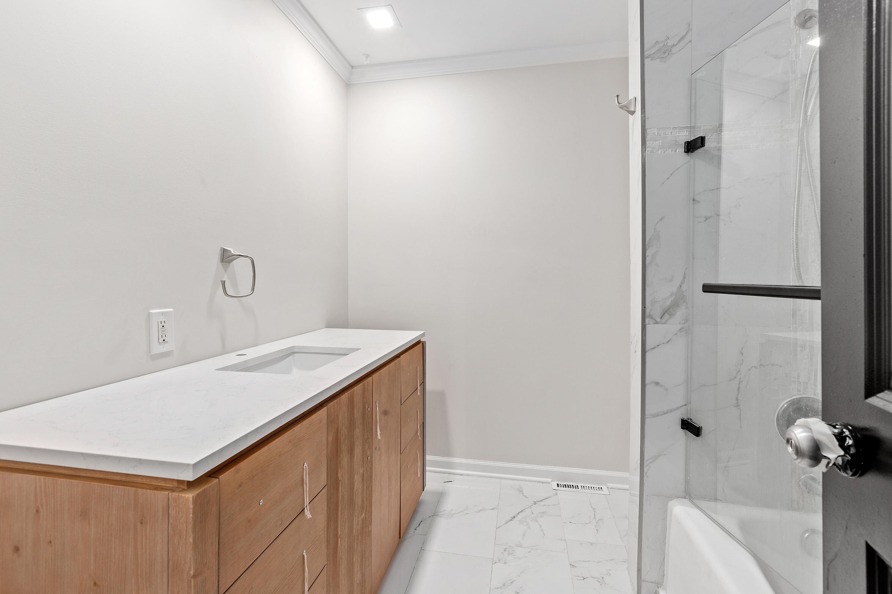4152 Oakmont Court Crown Point, IN 46307 - Photo 21 of 34 a bathroom with a sink and vanity