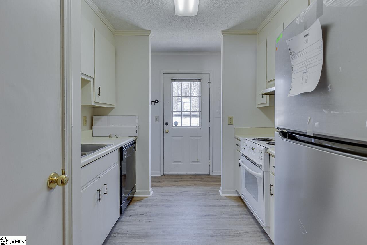 412 John Street, Unit B Greer, SC 29651 - Photo 5 of 16